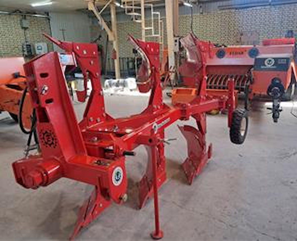 تصویر 4 از گاوآهن هیدرولیکی با سیستم کنترل فشار خودکار و حرکت نرم